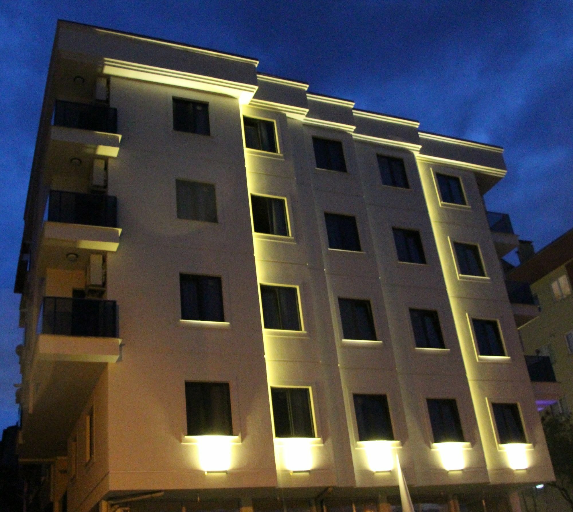 Ekinoks Suit & Apart Otel Trabzon Buitenkant foto